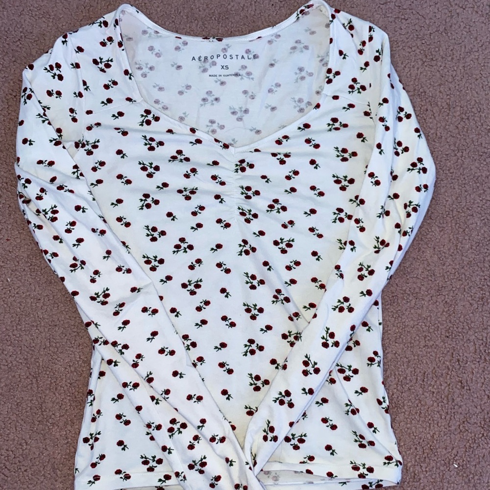 Women’s xtra small longsleeve shirt!